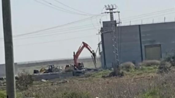 الاحتلال يزيل معبر المنطار "كارني" شرق مدينة غزة لاستكمال بناء الجدار الأمني