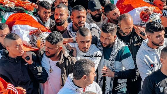 تشييع جثماني الشهيدين سلامة شرايعة وخالد عنبر من مستشفى رام الله باتجاه بلدة بير زيت ومخيم الجلزون