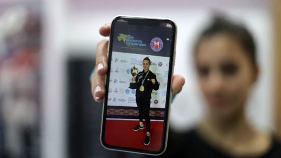 نورا أبو ناب أول فلسطينية تمثل قارة آسيا في بطولة العالم لرياضة "كيك بوكسينغ"