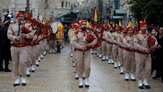 الطوائف المسيحيّة وفق التقويم الشرقي تحتفل بعيد الميلاد في ساحة المهد بمدينة بيت لحم