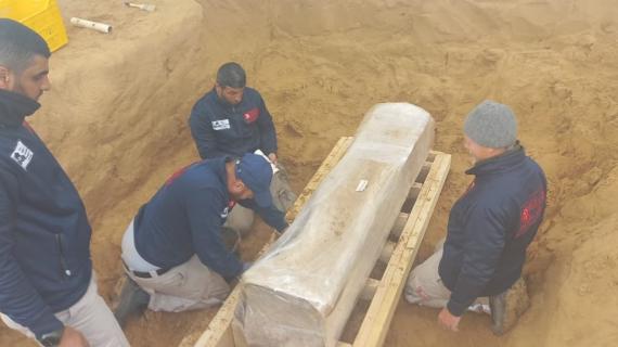 وزارة السياحة والآثار بغزة تعلن اكتشاف تابوت رصاصي يعود لأحد كبار الشخصيات بالعصر الروماني