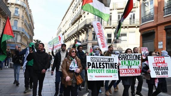 تظاهرات في مدينة تولوز الفرنسية احتجاجًا على الجرائم الإسرائيلية بحق الفلسطينيين