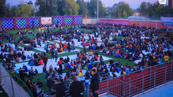 "اللمة الحانونية".. إفطار جماعي واسع نظمه أهالي بلدة بيت حانون شمال قطاع غزة