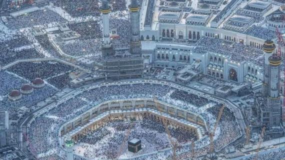 لقطات جوية للمسجد الحرام بمكة المكرمة في أول أيام العشر الآواخر من شهر رمضان المُبارك