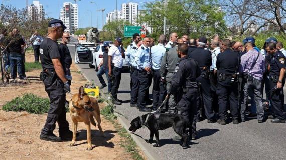 استنفار جيش الاحتلال في مكان عملية الطعن التي أدت إلى إصابة اثنين من جنوده بـ"تل أبيب"