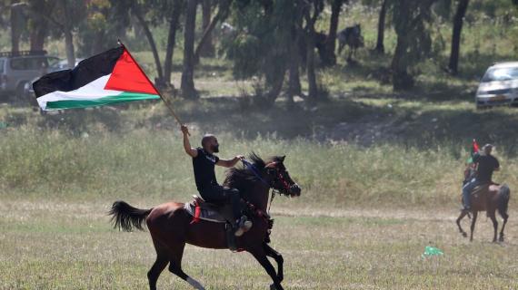 آلاف الفلسطينيين يشاركون في مسيرة العودة الـ26 على أراضي قرية اللجون المهجرة