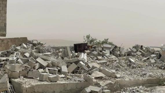 قوات الاحتلال تهدم خيمة ومنزلًا في تجمع ماعين بمسافر يطا جنوب الخليل