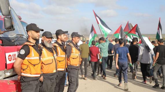 أجهزة وزارة الداخلية والأمن الوطني تساند المواطنين المشاركين بفعاليات "مسيرة الأعلام الفلسطينية نصرة للأقصى والقدس"، في مخيم العودة شرق مدينة غزة