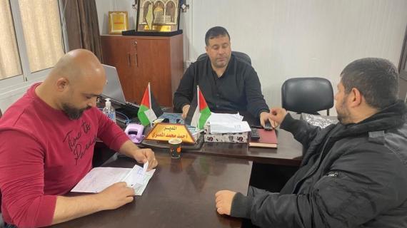 موظفو جمارك معبر رفح التجاري يواصلون مهامهم رغم العدوان لإتمام الإجراءات الجمركية للبضائع الواردة إلى غزة وتسهيل دخولها وضمان توفر المواد الأساسية بالقطاع