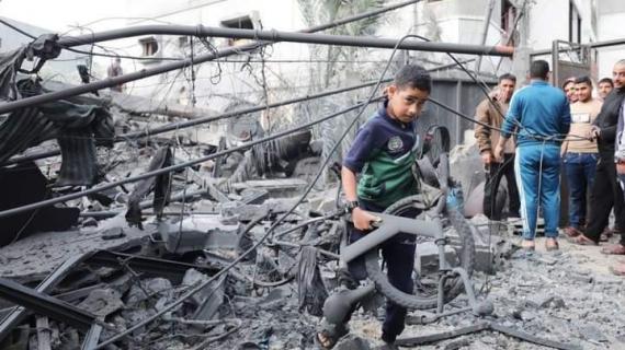 ركام منزل عائلة المصري الذي دمرته طائرات الاحتلال الحربية خلال العدوان على غزة