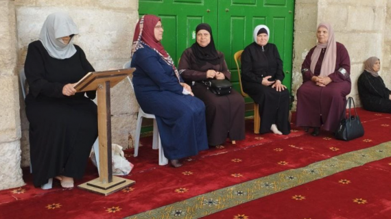 مرابطات يعتكفن في المسجد الأقصى المبارك تزامنًا مع مسيرة الأعلام الاستيطانية