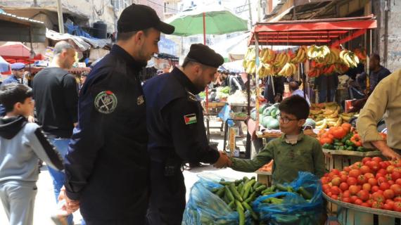 عمل الأجهزة الأمنية والشرطية في مساندة المواطنين وتيسير الحياة اليومية بغزة، في ظل العدوان الإسرائيلي المتواصل على القطاع