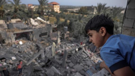 آثار قصف الاحتلال لمنزل شمال قطاع غزة