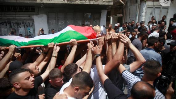 تشييع جثمان الشهيد خليل الأنيس من مخيم العين في مدينة نابلس