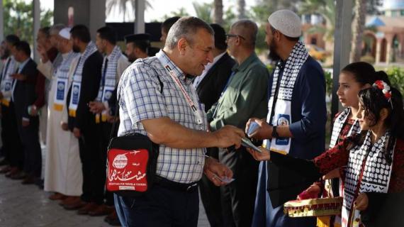 وداع حجاج بيت الله الحرام خلال مغادرتهم من غزة للديار الحجازية