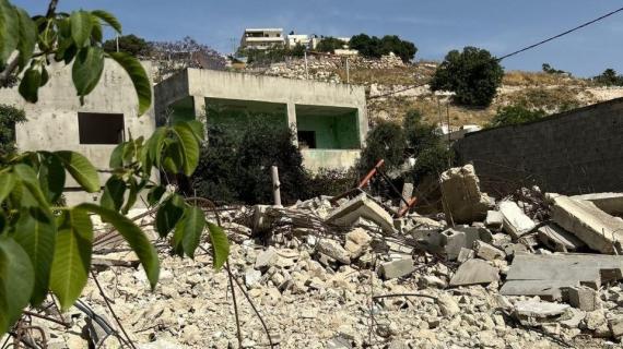 الاحتلال يجبر عائلة شويكي على هدم منزلهم في حي واد قدوم ببلدة سلوان جنوب المسجد الأقصى