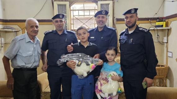 قيادة الشرطة بغزة تنظم زيارات لعوائل وأبناء شهداء الواجب من أفراد وضباط الشرطة