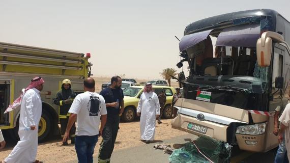 إصابة حجاج فلسطينيين إثر حادث سير تعرضت له الحافلة التي يستقلونها في منطقة تبوك شمال السعودية