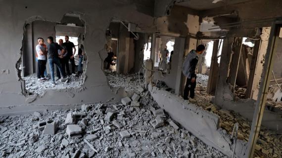 قوات الاحتلال تفجِّر منزل عائلة الأسير أسامة الطويل في نابلس