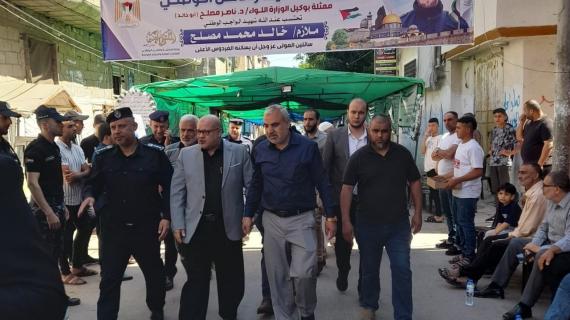 رئيس متابعة العمل الحكومي أ. عصام الدعليس يقدم واجب العزاء لذوي شهيد الواجب الوطني ملازم خالد محمد مصلح