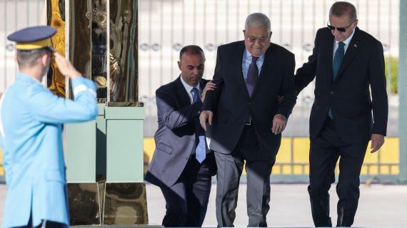 الرئيس التركي رجب طيب إردوغان يستقبل رئيس السلطة محمود عباس في أنقرة