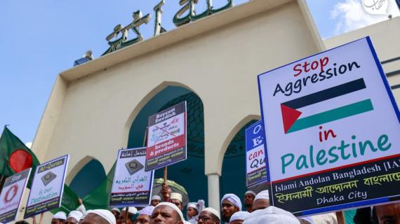 بنغلاديش: وقفة احتجاجية على حرق القرآن الكريم في السويد والهجمات "الإسرائيلية" على فلسطين
