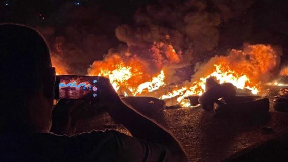 احتجاجات في طرابلس رفضًا للقاء وزيرة خارجيتهم نجلاء المنقوش مع وزير الخارجية الإسرائيلي تصوير: "الفرنسية"