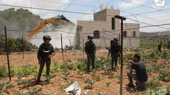 الاحتلال يهدم منزل الفلسطيني بدر سلطان شرق الخليل