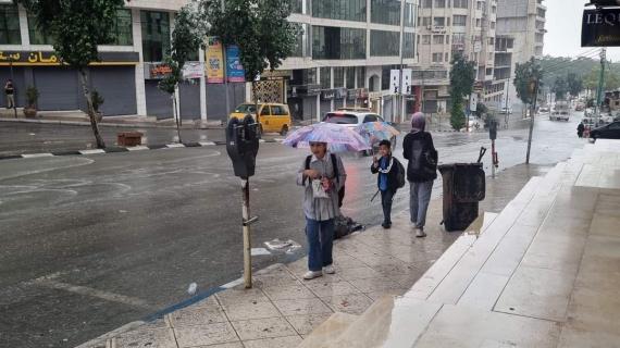 الأجواء الماطرة في مدينة نابلس.. تصوير أمين أبو وردة