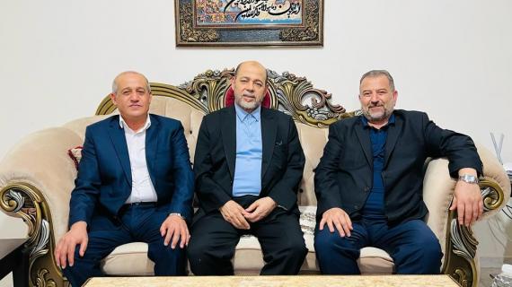 لقاء بين قيادتي حركة حمــــــاس والجبهة الشعبية برئاسة صالح العاروري وجميل مزهر في بيروت