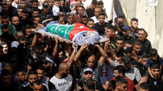 تشييع جثمان الشهيد عايد أبو حرب الذي ارتقى برصاص قوات الاحتلال بمخيم نور شمس في طولكرم