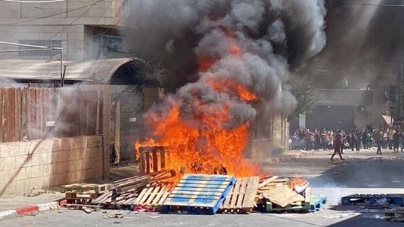 مواجهات بين الشبان وقوات الاحتلال في مخيم العروب شمال الخليل