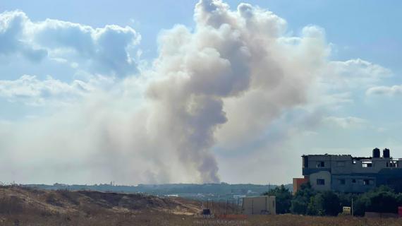 اشتعال النيران في مكتب نفايات جحر الديك على حدود وسط القطاع لليوم الثالث على التوالي