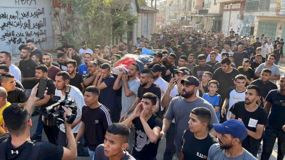 وداع وتشييع الشهيد "ضرغام الأخرس" الذي ارتقى خلال مواجهات مع الاحتلال في مخيم عقبة جبر، صباح اليوم