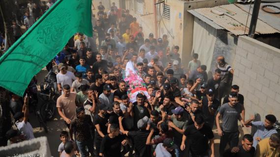 وداع شهيد الأقصى يوسف رضوان، الذي ارتقى برصاص الاحتلال أمس شرق خانيونس جنوب قطاع غزة