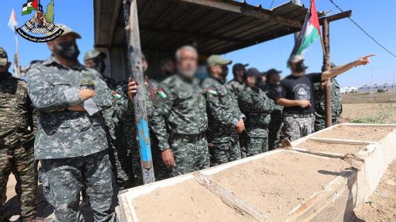 غزة: قيادة الغرفة المشتركة لفصائل المقاومة الفلسطينية تجري جولة للمواقع العسكرية ونقاط الرصد في إطار الاستعداد لمناورة "الركن الشديد 4"