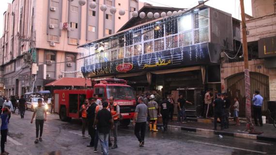 لا إصابات.. الدفاع المدني يتمكن من السيطرة على حريق اندلع في أحد المطاعم بمدينة غزة مساء اليوم