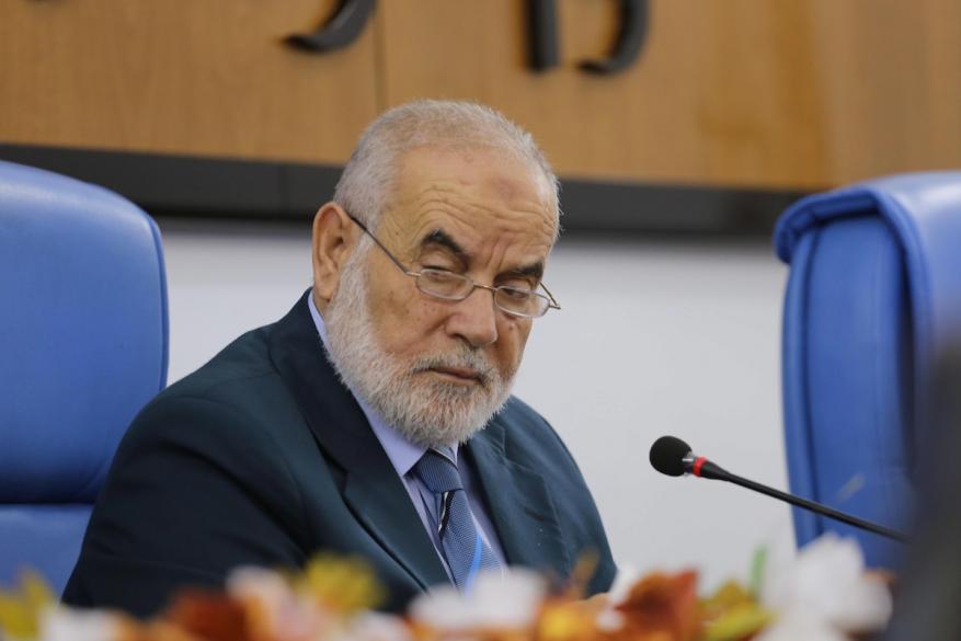 في بيان تهديد.. فتح: سنحاسب أحمد بحر وأمثاله!