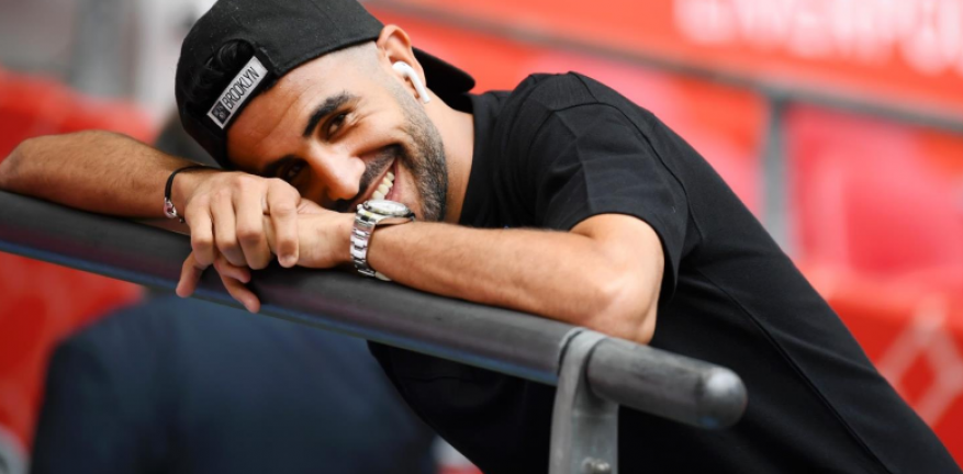 ابن عاملة نظافة صنعه الفقر والتهميش.. محرز وحكاية نجاح بدأت باقتراض 170 دولارا