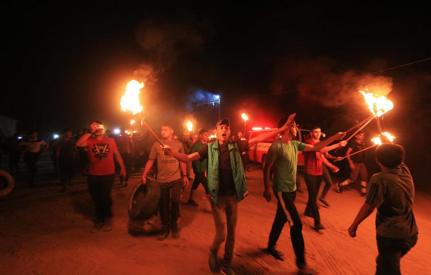 شهيد و إصابات في تظاهرات ليلية شرقي القطاع