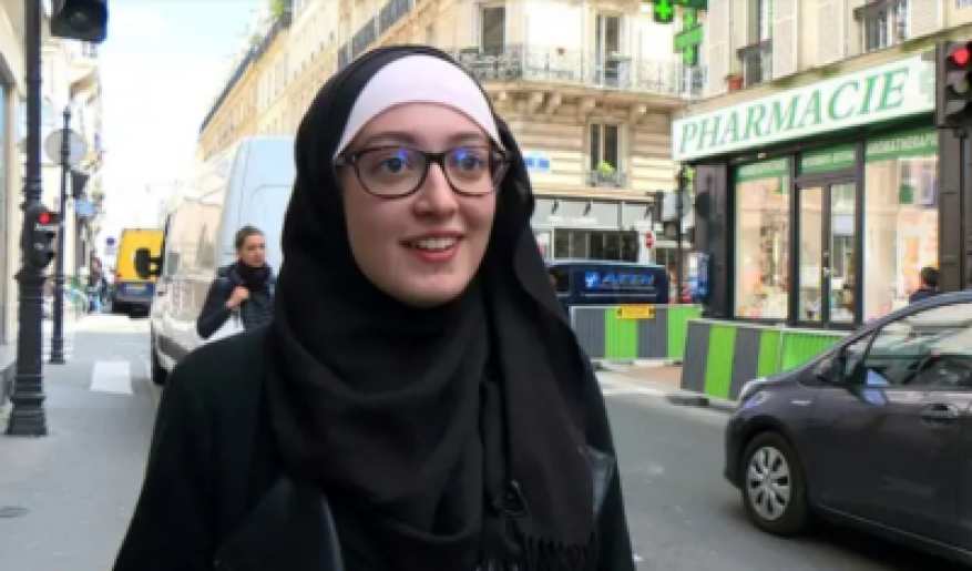 حجاب طالبة مسلمة يلغي جلسة في البرلمان الفرنسي ونواب يغادرون القاعة