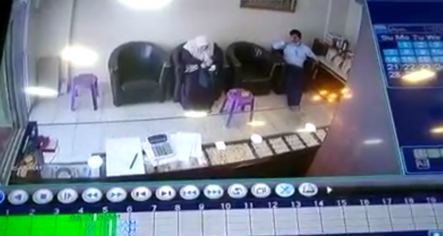 شاهد بالفيديو.. سطوح مسلح على محل مجوهرات غربي سلفيت