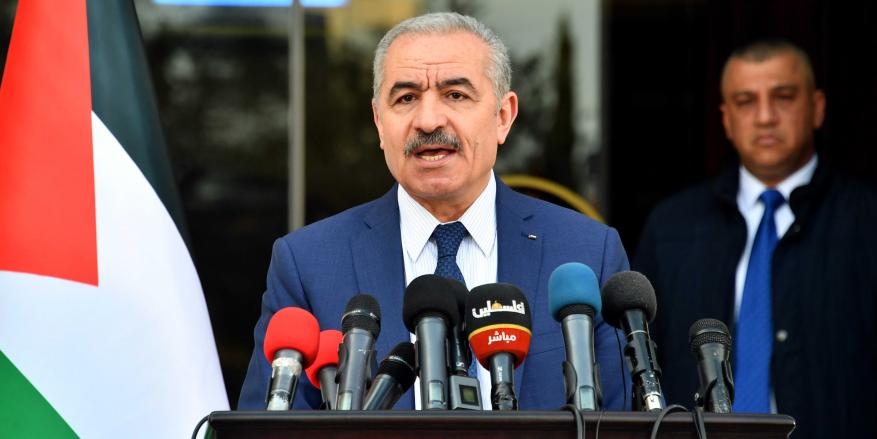 اشتية يتحدث عن أسباب ارتفاع إصابات كورونا في فلسطين.. الأعراس وبيوت العزاء و"إسرائيل"