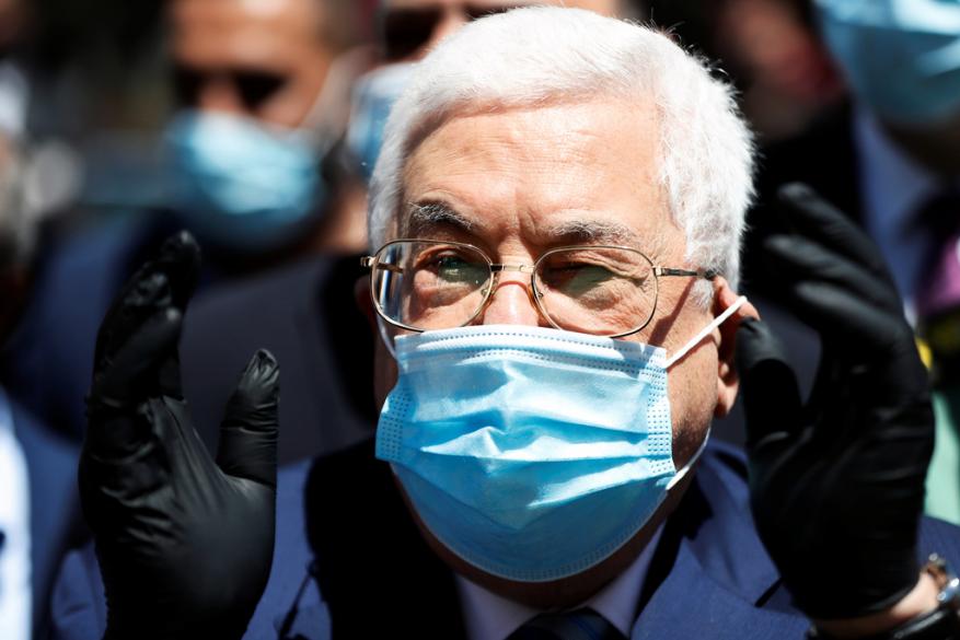 عباس يصدر قرارا بتمديد حالة الطوارئ 30 يوما تبدأ غدا السبت