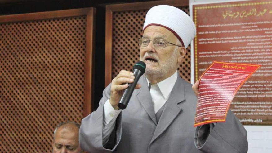 الشيخ عكرمة صبري يصدر فتوى بجواز تقديم موعد إخراج الزكاة