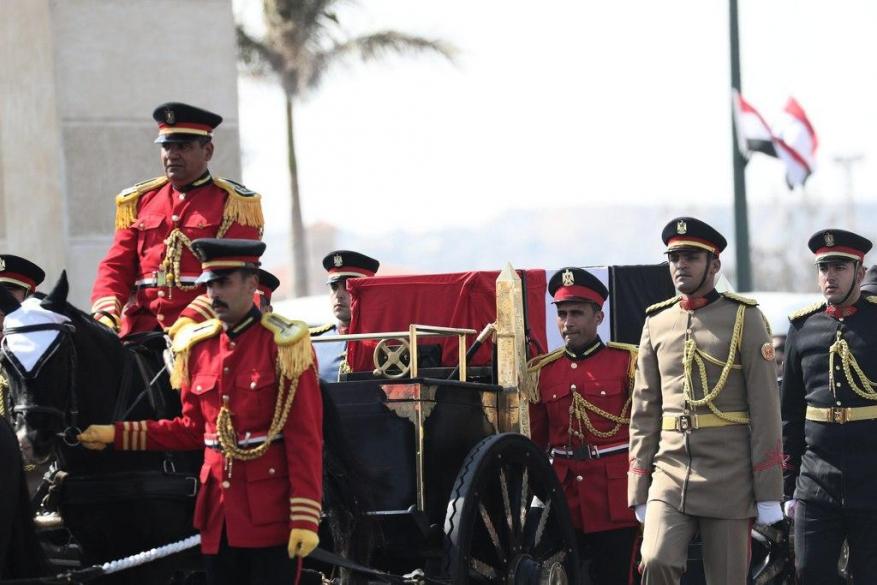 الكشف عن سبب الصلاة في جنازة مبارك مرتين