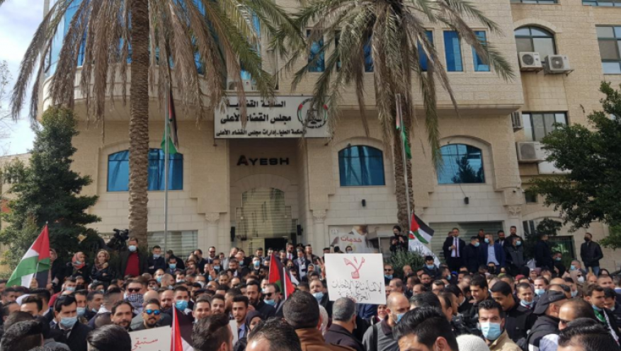 خبير قانوني لشهاب: قرارات عباس بشأن القضاء تهدد مسار العملية الانتخابية