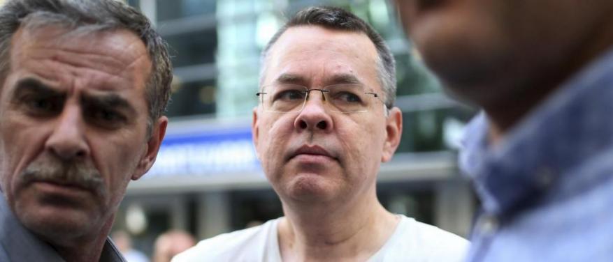 من هو "القس" الذي تسبب بتدهور العلاقات الأمريكية التركية ؟!