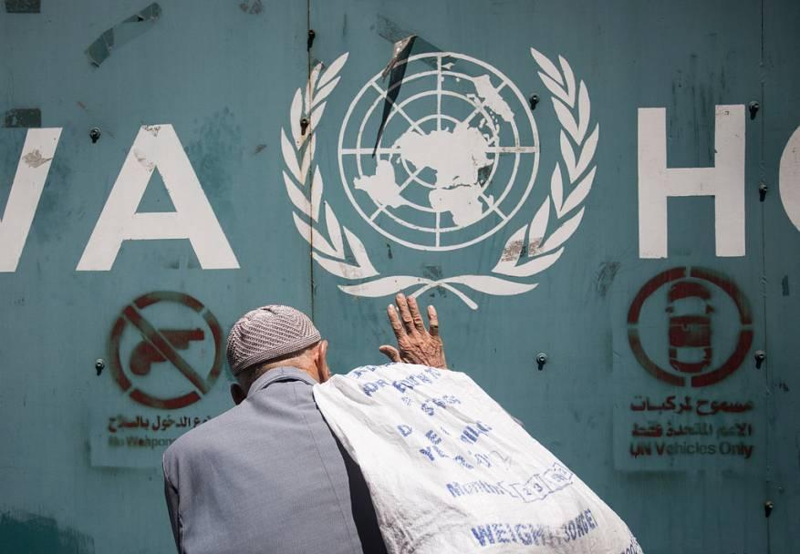 ترامب يقرر إلغاء تمويل "الأونروا" بالكامل
