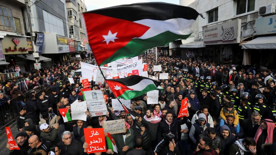 الأردن: حملة "غاز العدو احتلال" تتهم أصحاب القرار بالتعامل مع شركات تدعم الاستيطان